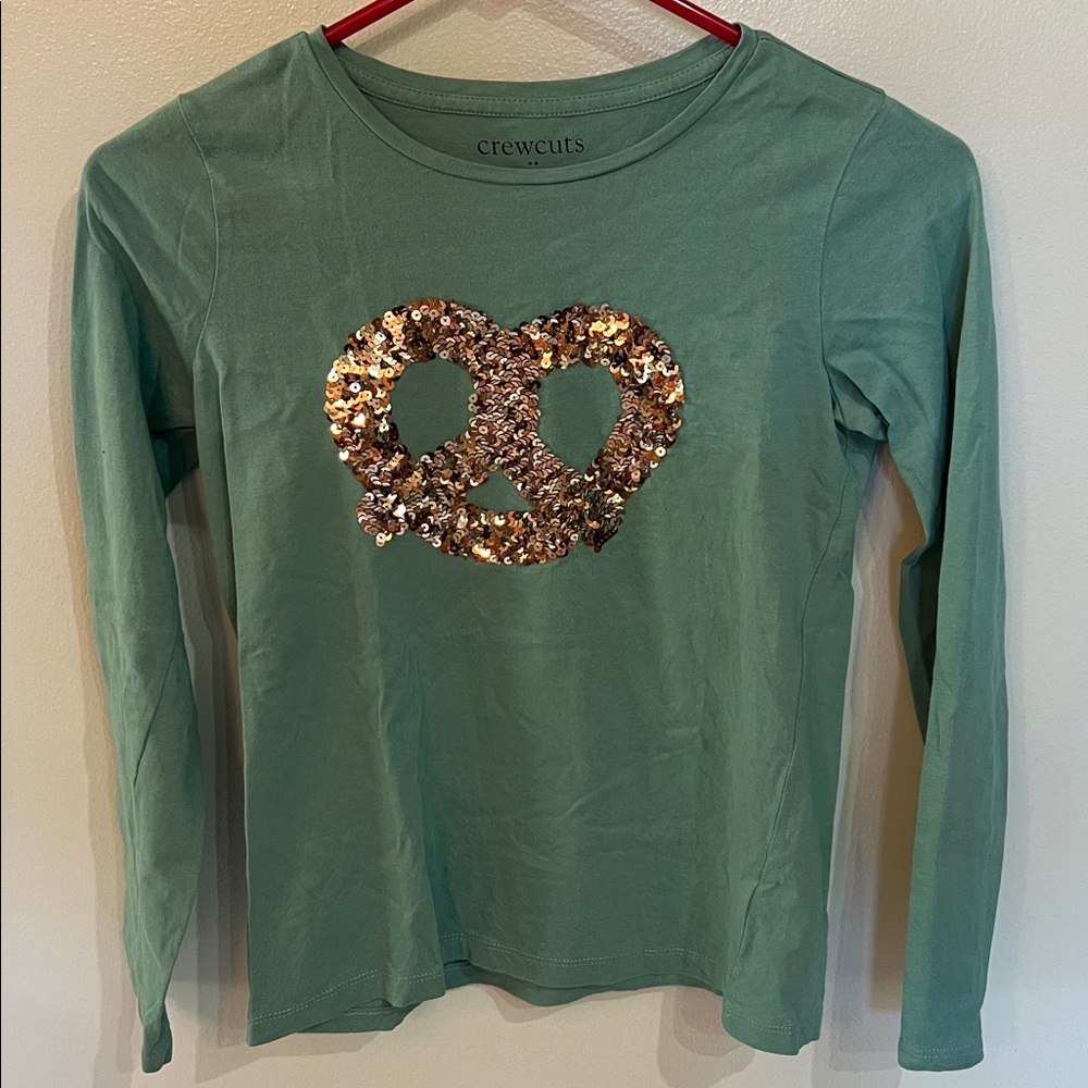 Crewcuts Collectible Gray Pretzel Tee EUC
Line Dried only